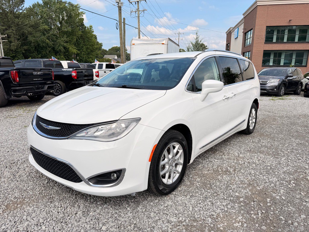 2020 Chrysler Pacifica Image 1