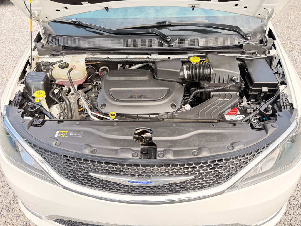 2020 Chrysler Pacifica Image 6