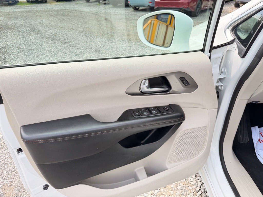 2020 Chrysler Pacifica Image 8