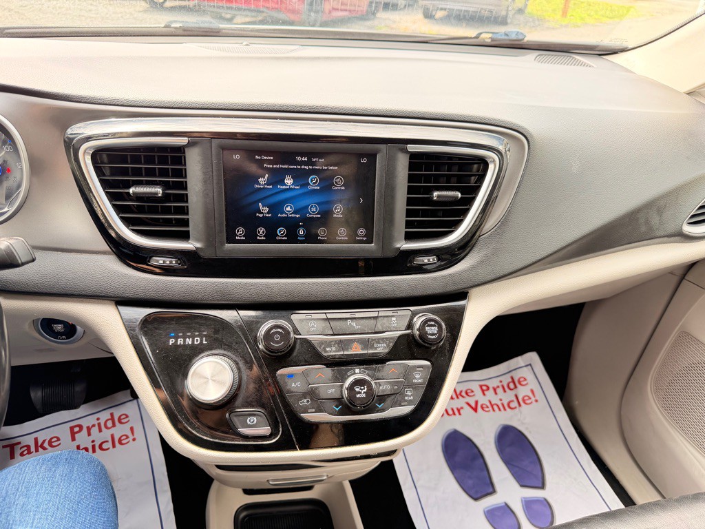 2020 Chrysler Pacifica Image 17