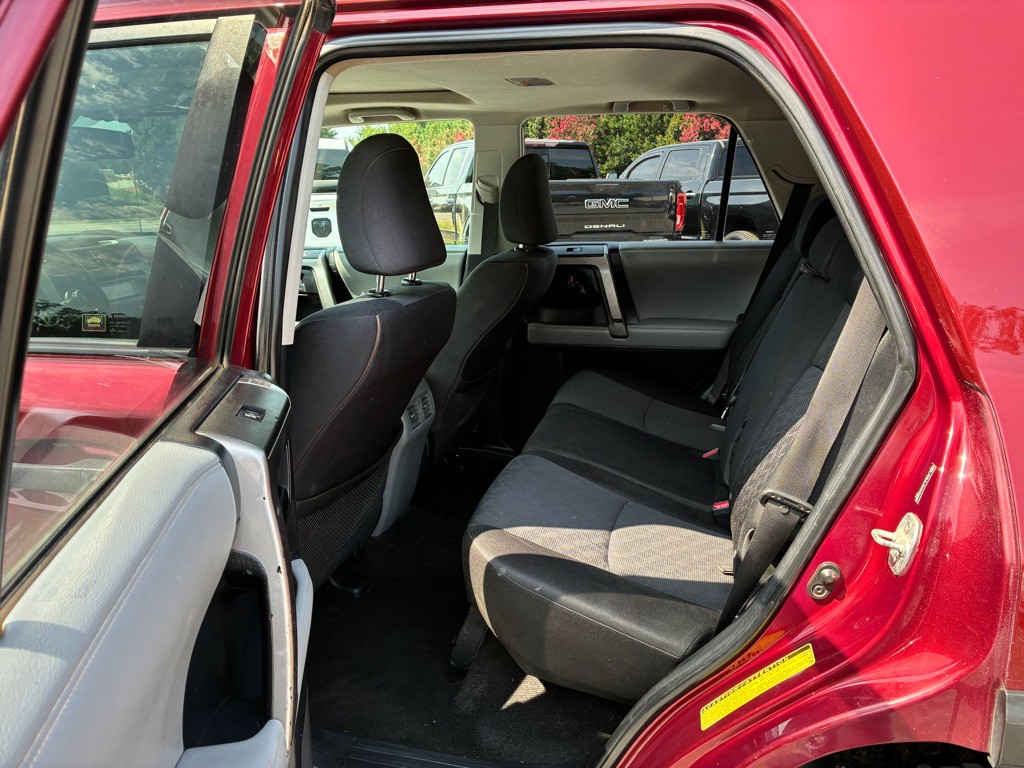 2010 Toyota 4Runner Image 10