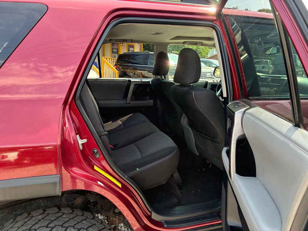 2010 Toyota 4Runner Image 12