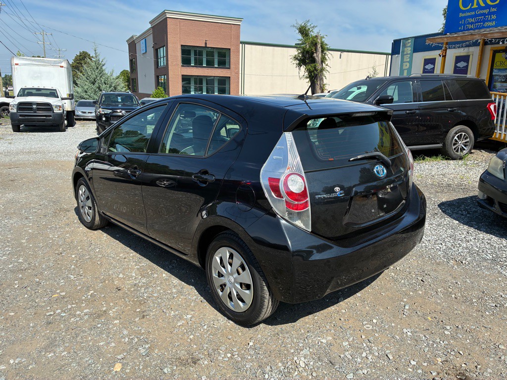 2014 Toyota Prius Image 4