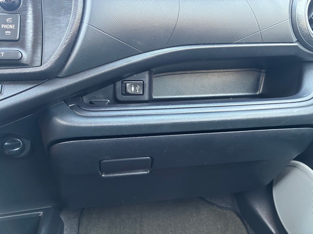 2014 Toyota Prius Image 16