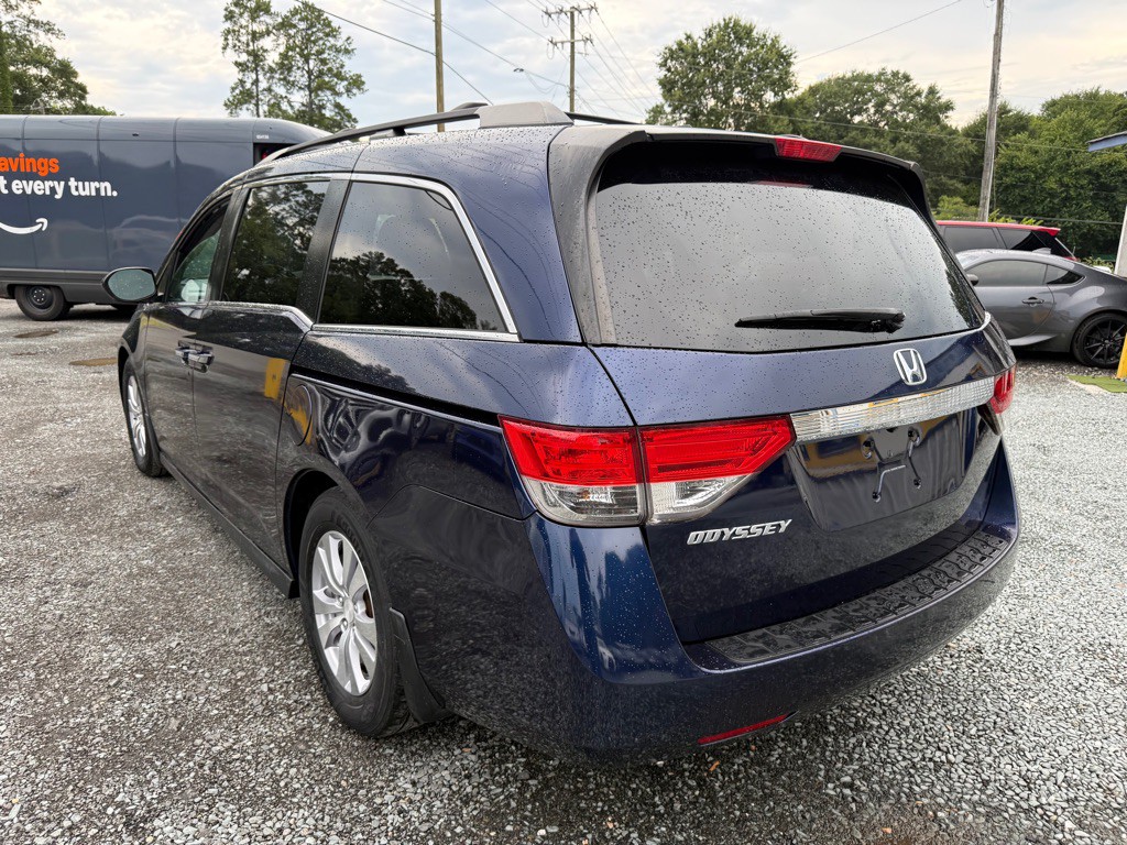 2015 Honda Odyssey Image 2
