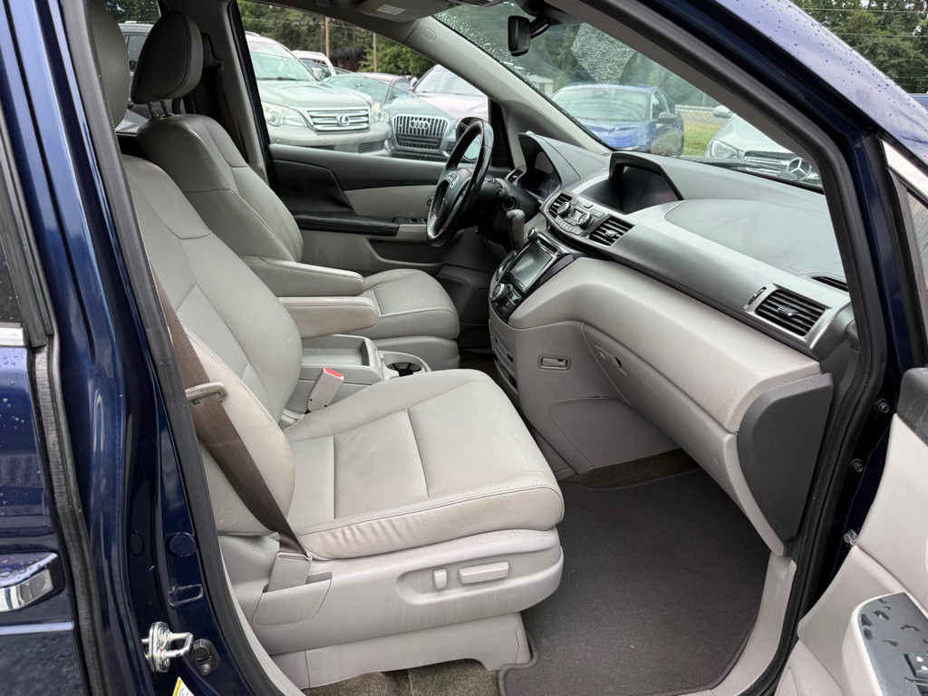 2015 Honda Odyssey Image 5