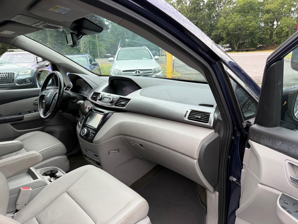 2015 Honda Odyssey Image 6