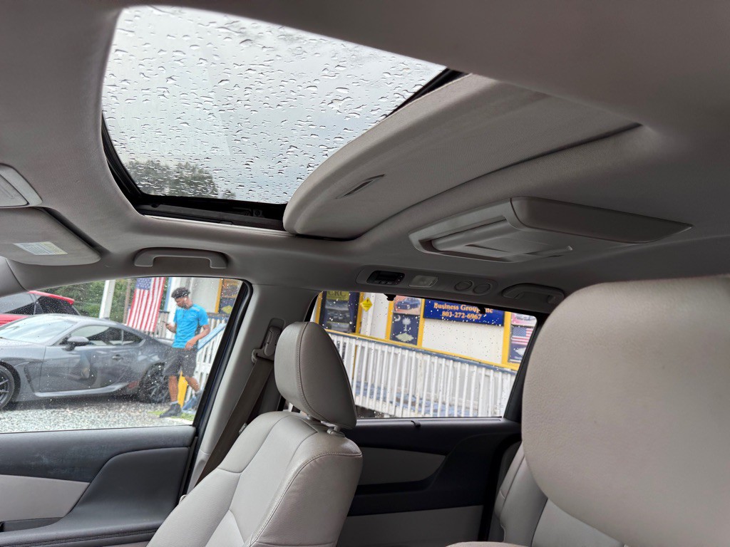 2015 Honda Odyssey Image 11