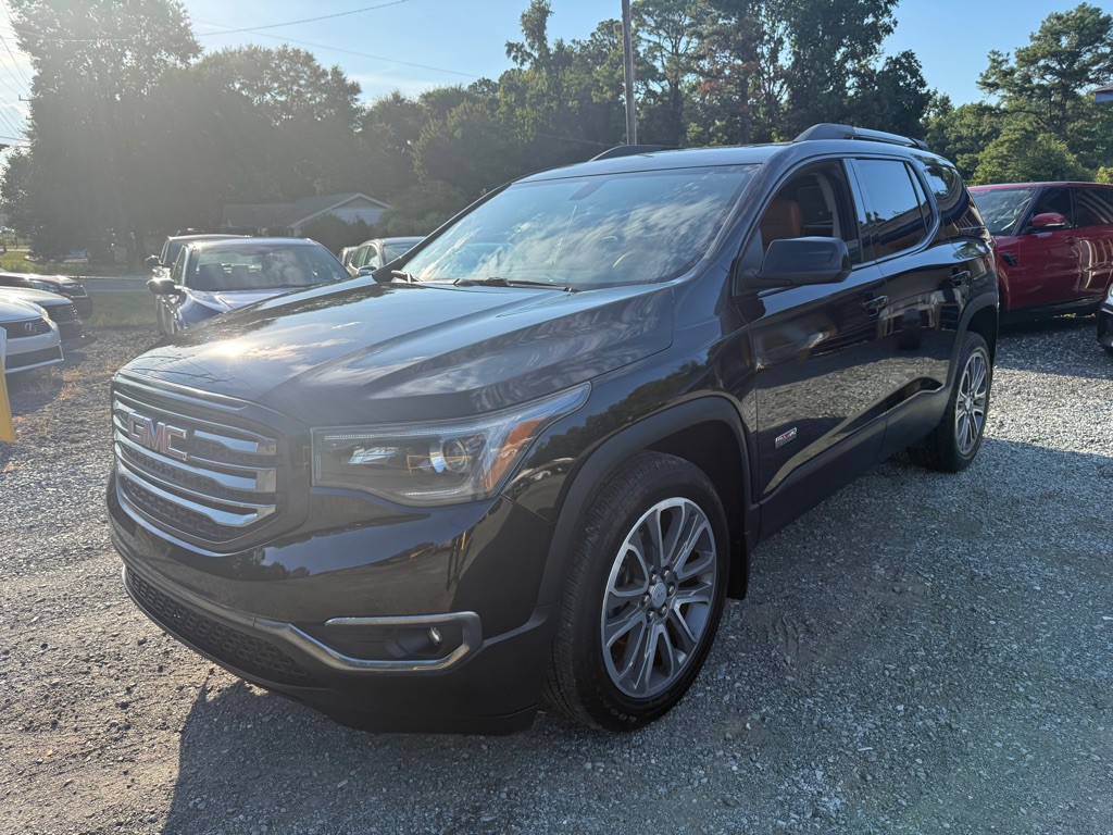 2017 GMC Acadia Image 3