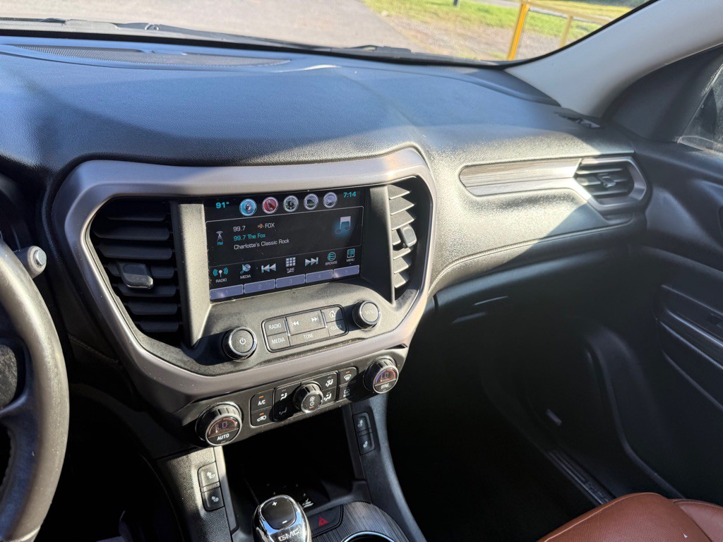2017 GMC Acadia Image 15