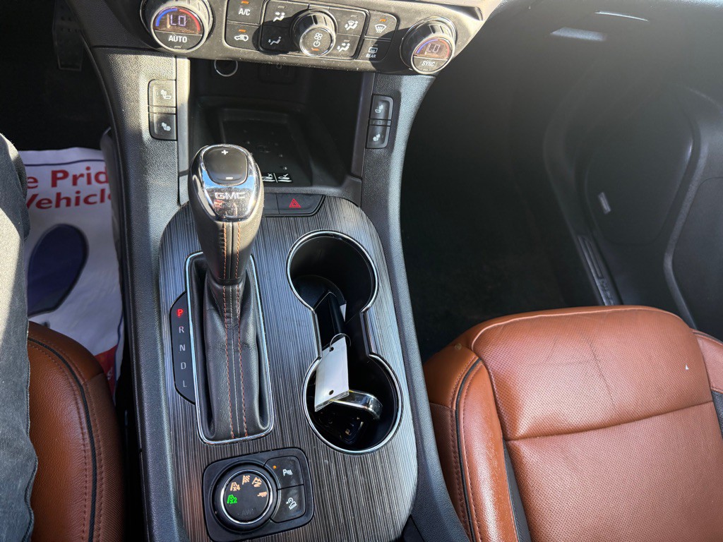 2017 GMC Acadia Image 16