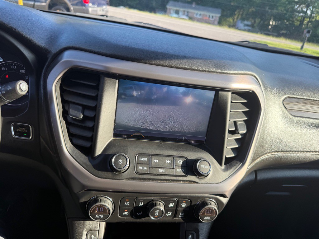 2017 GMC Acadia Image 17