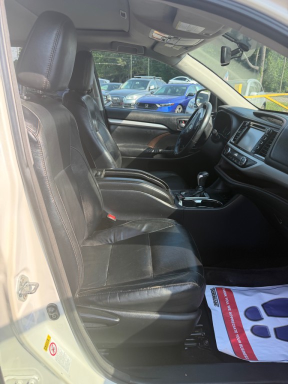 2014 Toyota Highlander Image 9