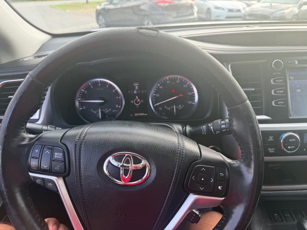 2014 Toyota Highlander Image 12