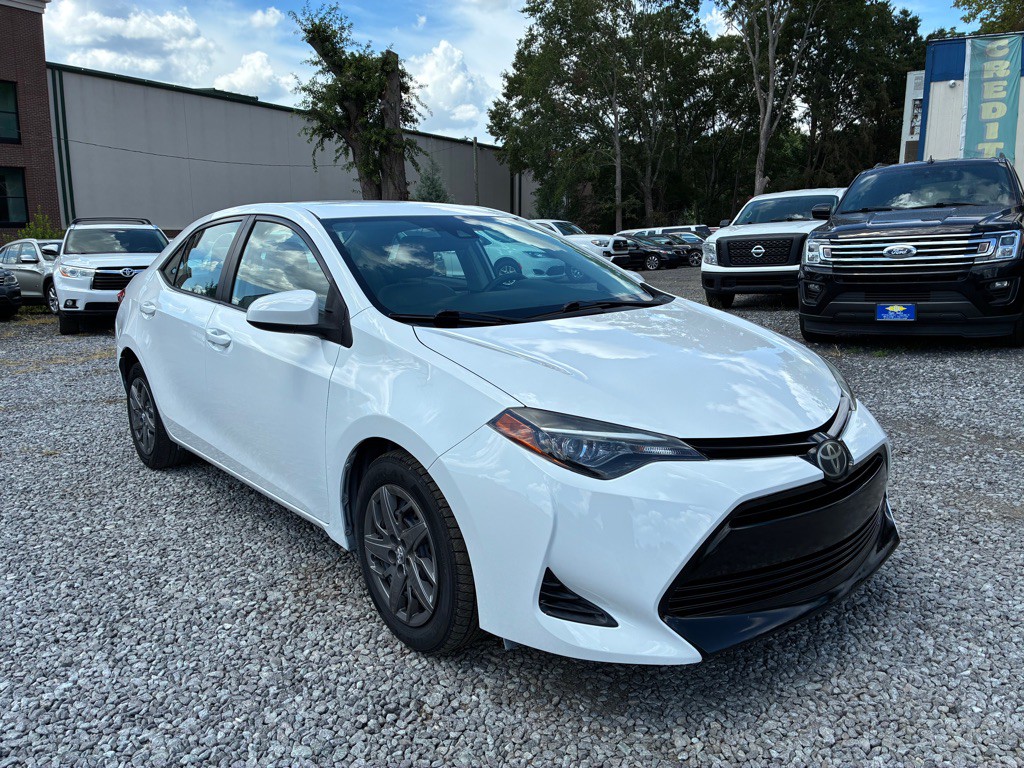 2017 Toyota Corolla Image 2