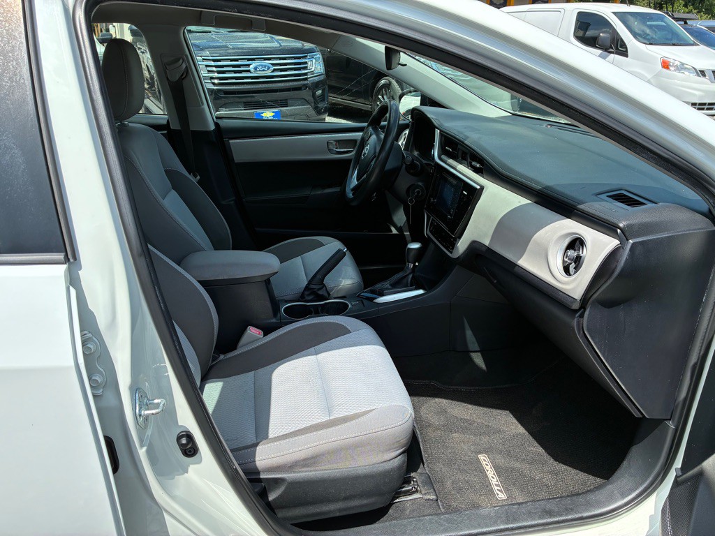 2017 Toyota Corolla Image 10