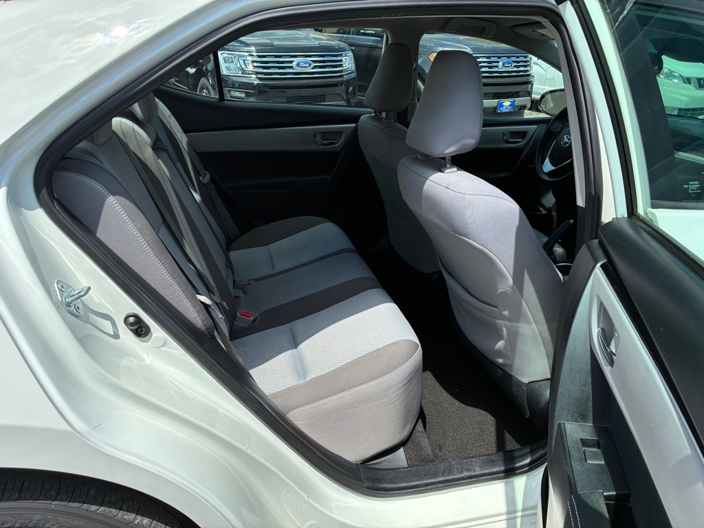 2017 Toyota Corolla Image 11