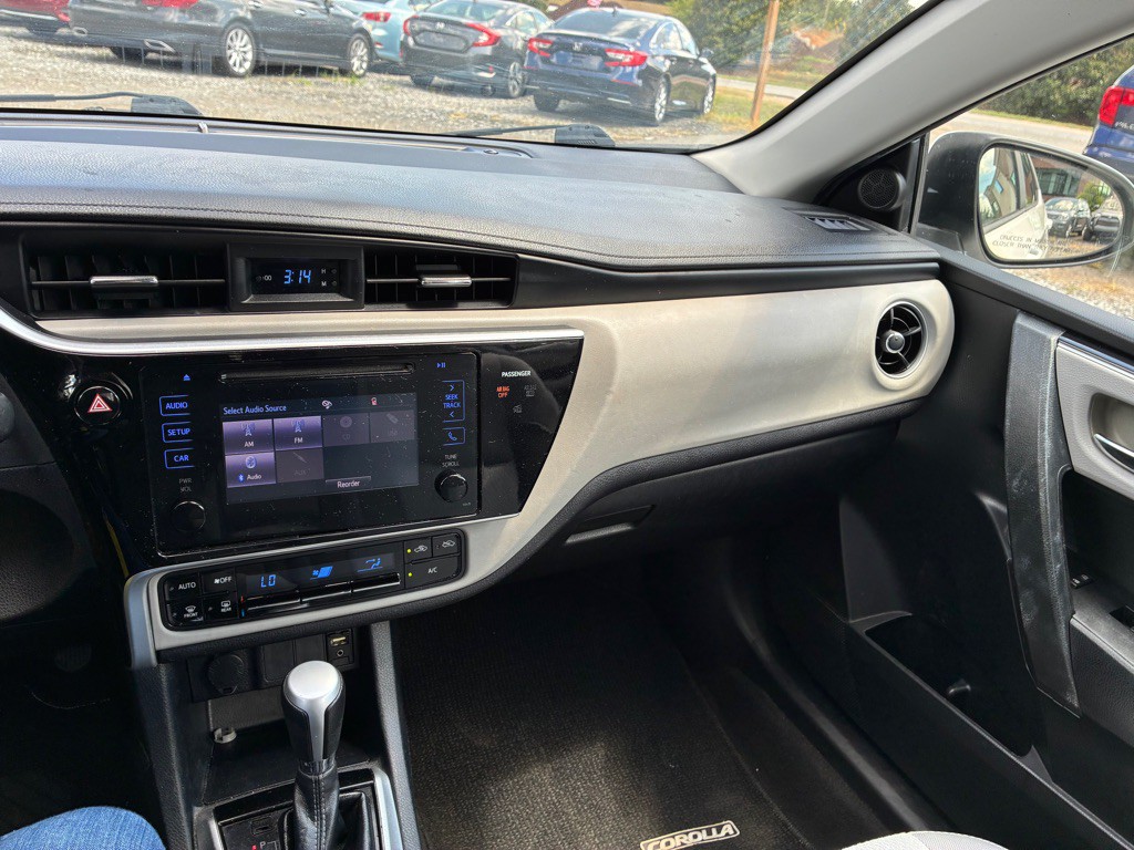 2017 Toyota Corolla Image 14