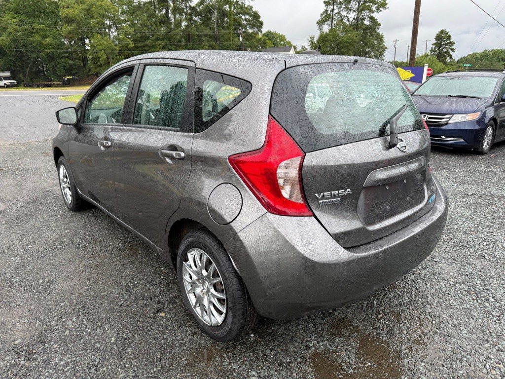 2016 Nissan Versa Image 2