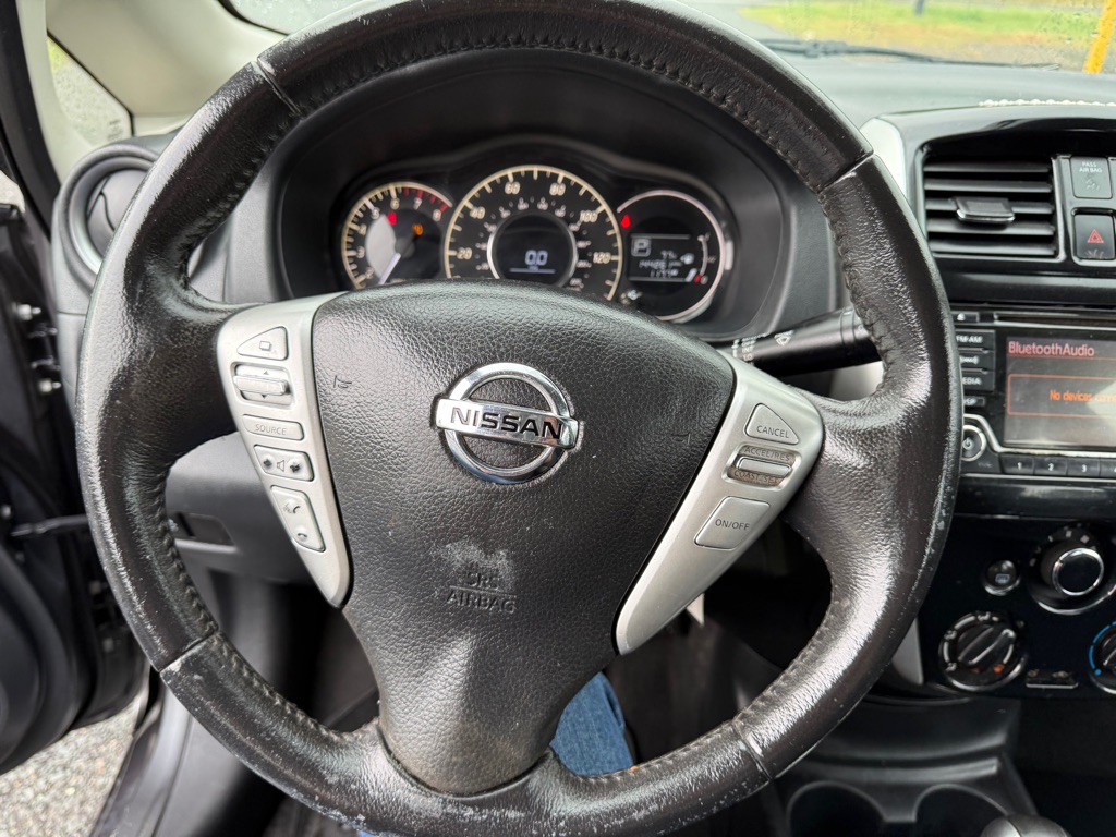 2016 Nissan Versa Image 12