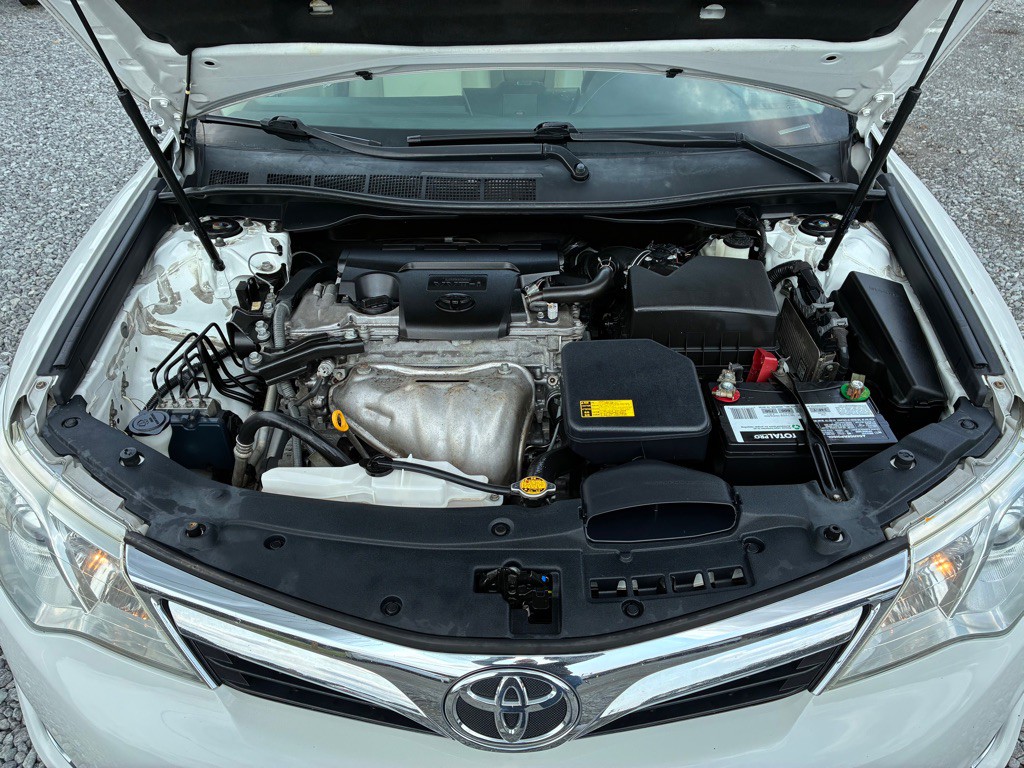 2012 Toyota Camry Image 5