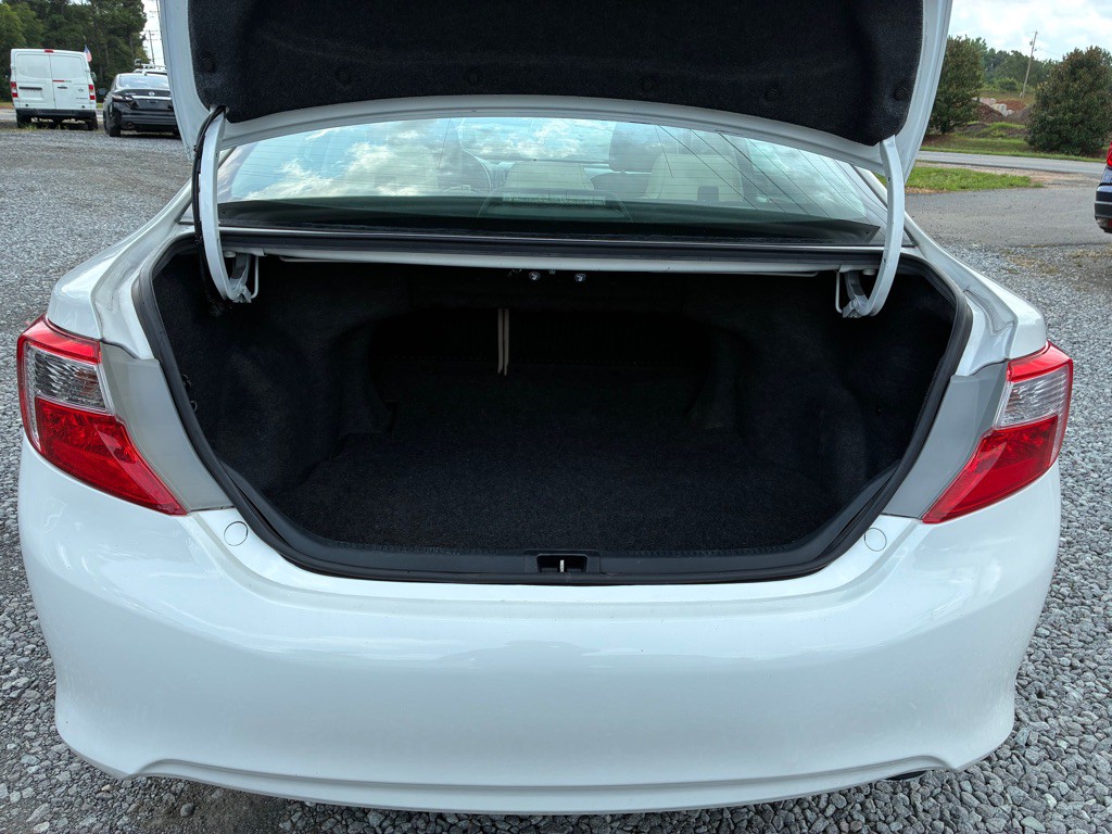 2012 Toyota Camry Image 7