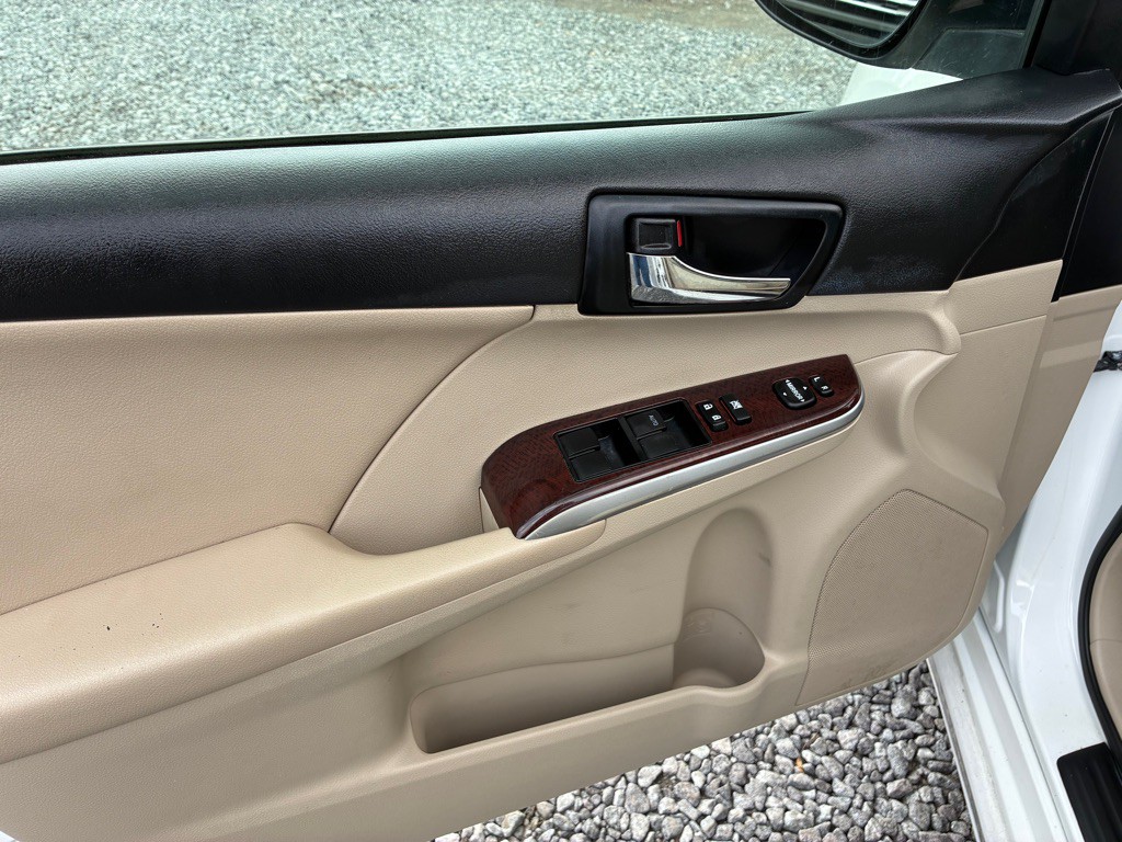 2012 Toyota Camry Image 8