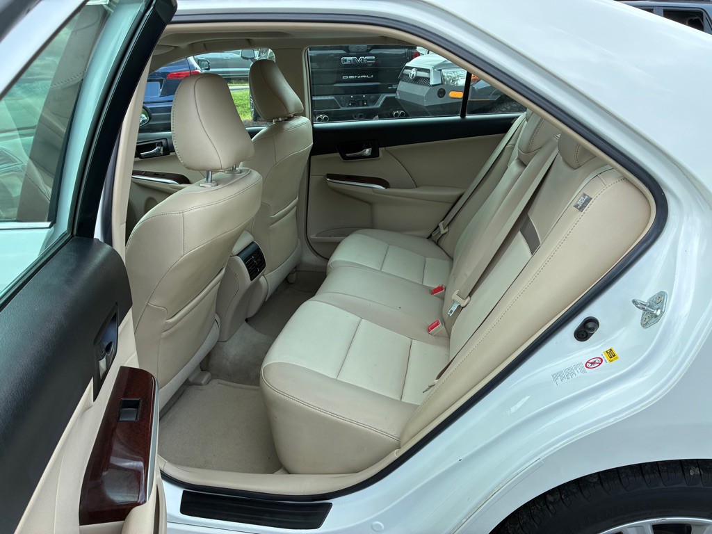 2012 Toyota Camry Image 10