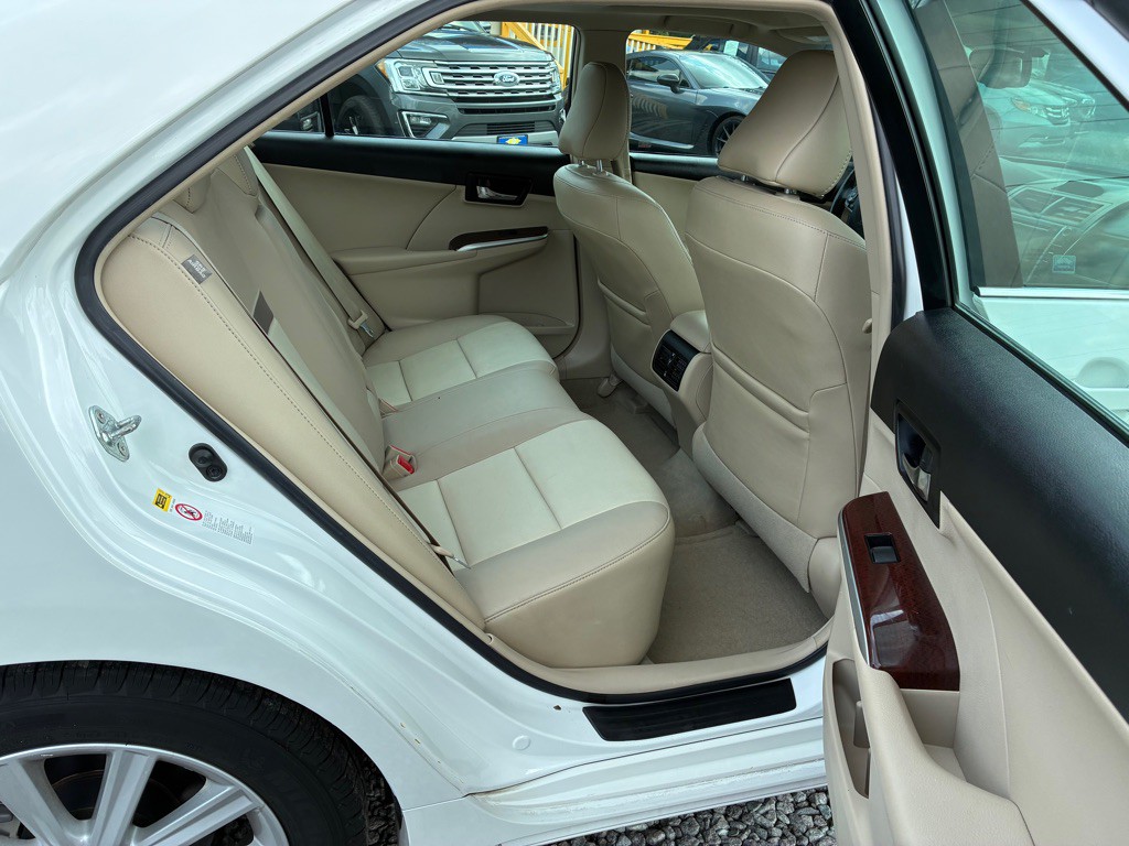 2012 Toyota Camry Image 12