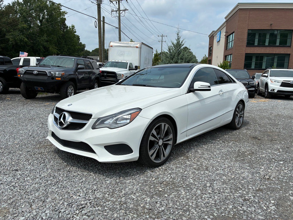 2016 Mercedes-Benz E-Class Image 1