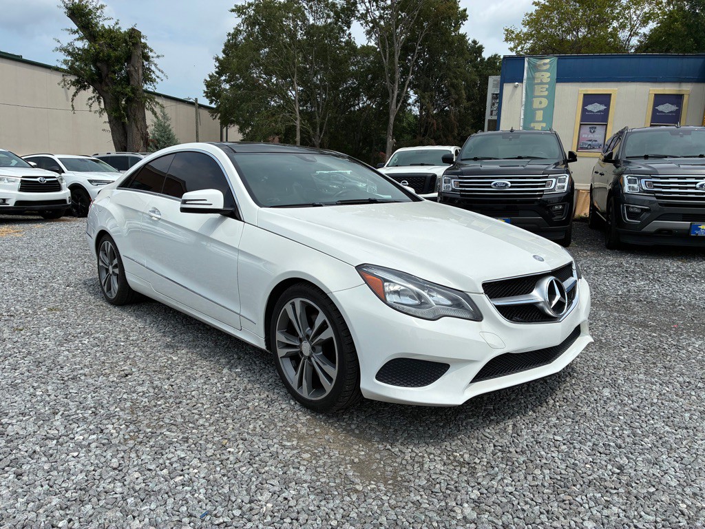 2016 Mercedes-Benz E-Class Image 2