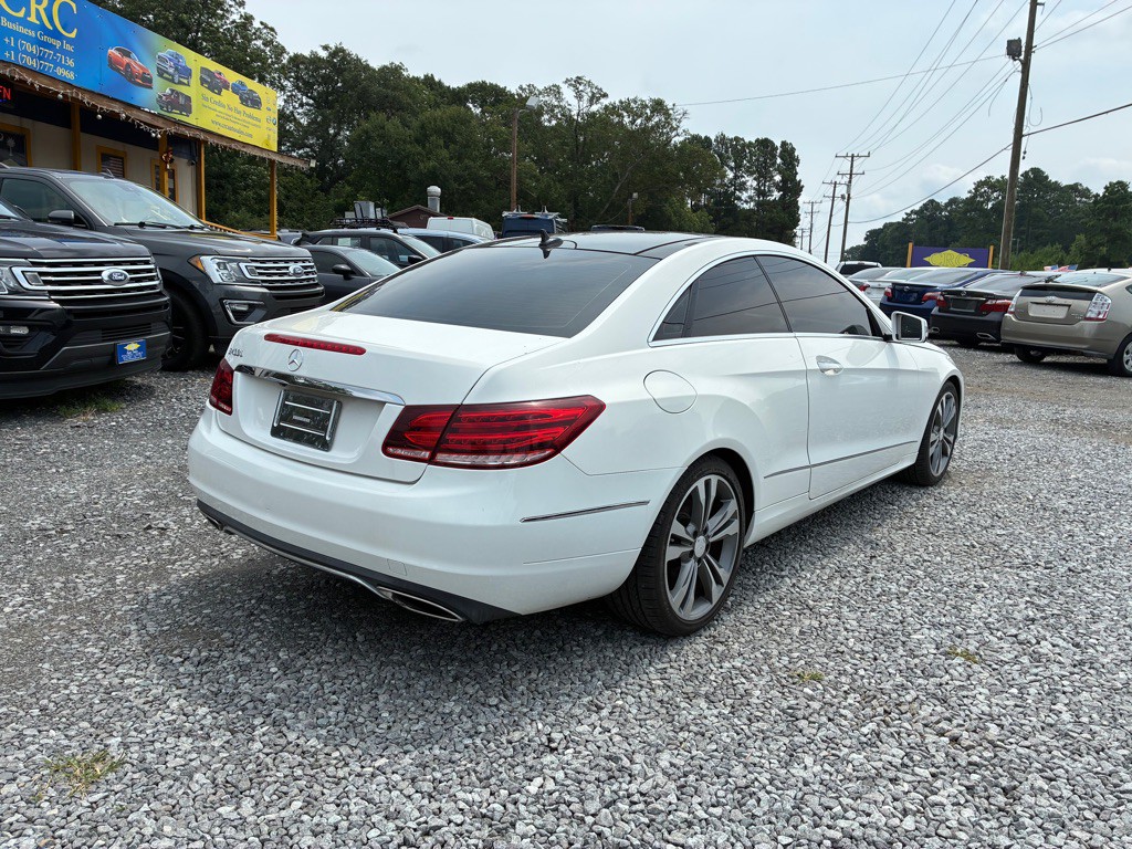 2016 Mercedes-Benz E-Class Image 3