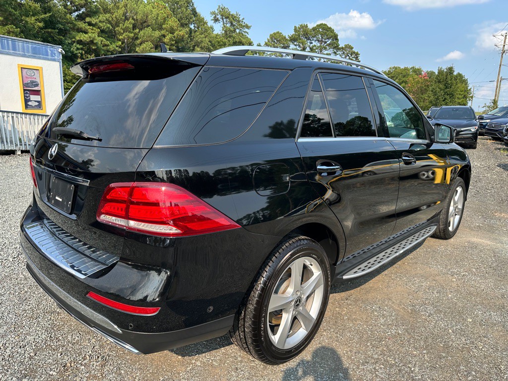 2017 Mercedes-Benz GLE-Class Image 2