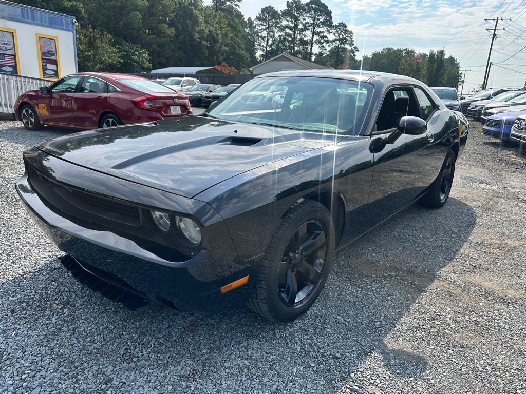 2013 Dodge Challenger Image 1