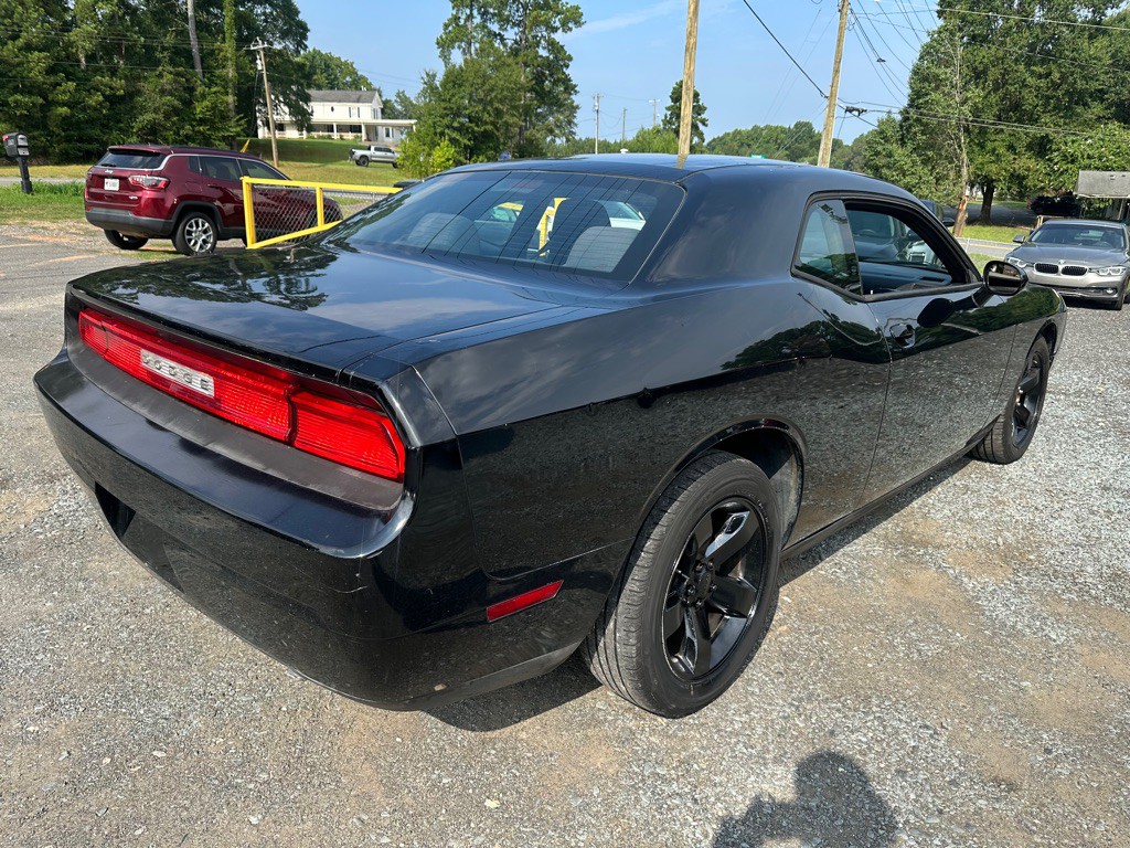 2013 Dodge Challenger Image 3