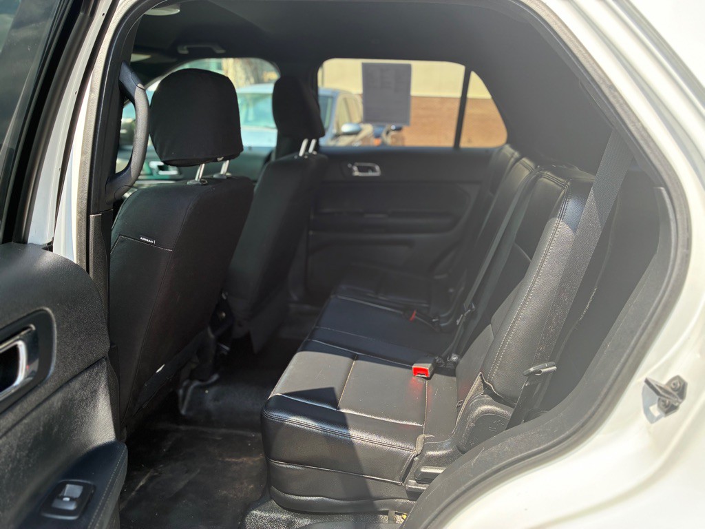 2016 Ford Explorer Image 8