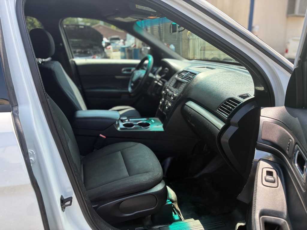 2016 Ford Explorer Image 9