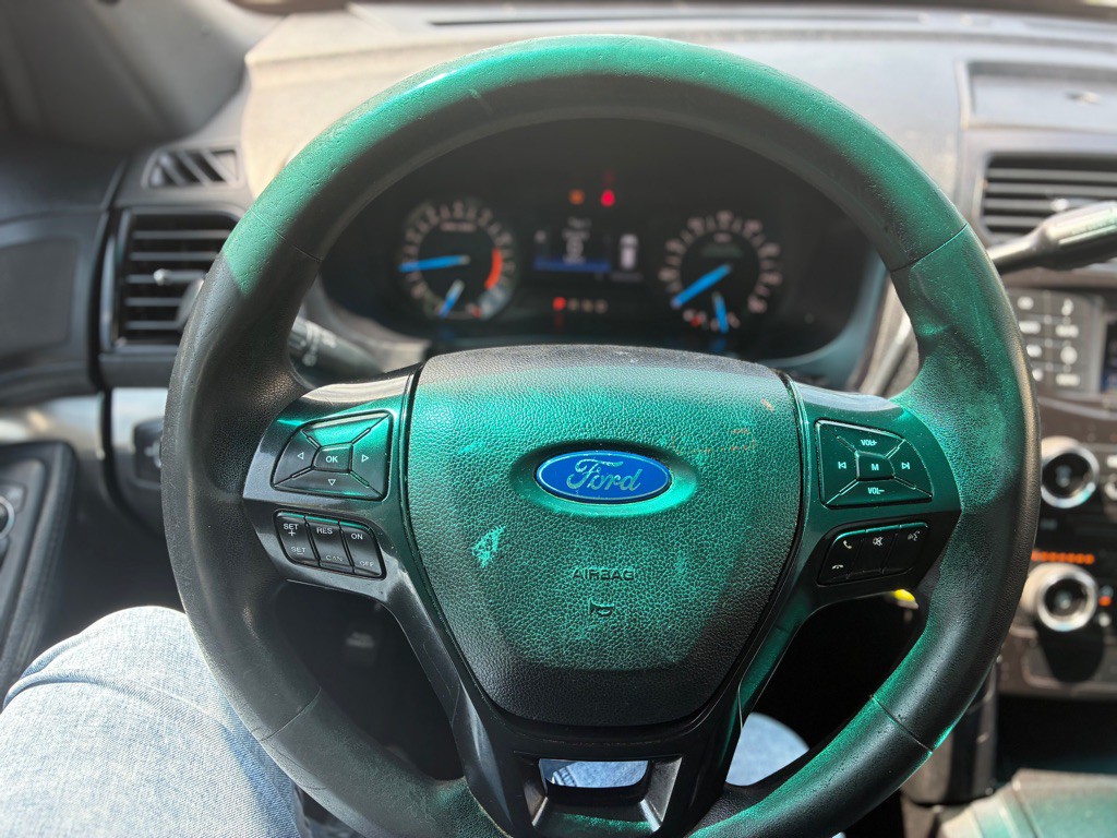 2016 Ford Explorer Image 12