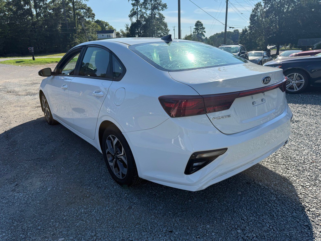 2019 Kia Forte Image 2