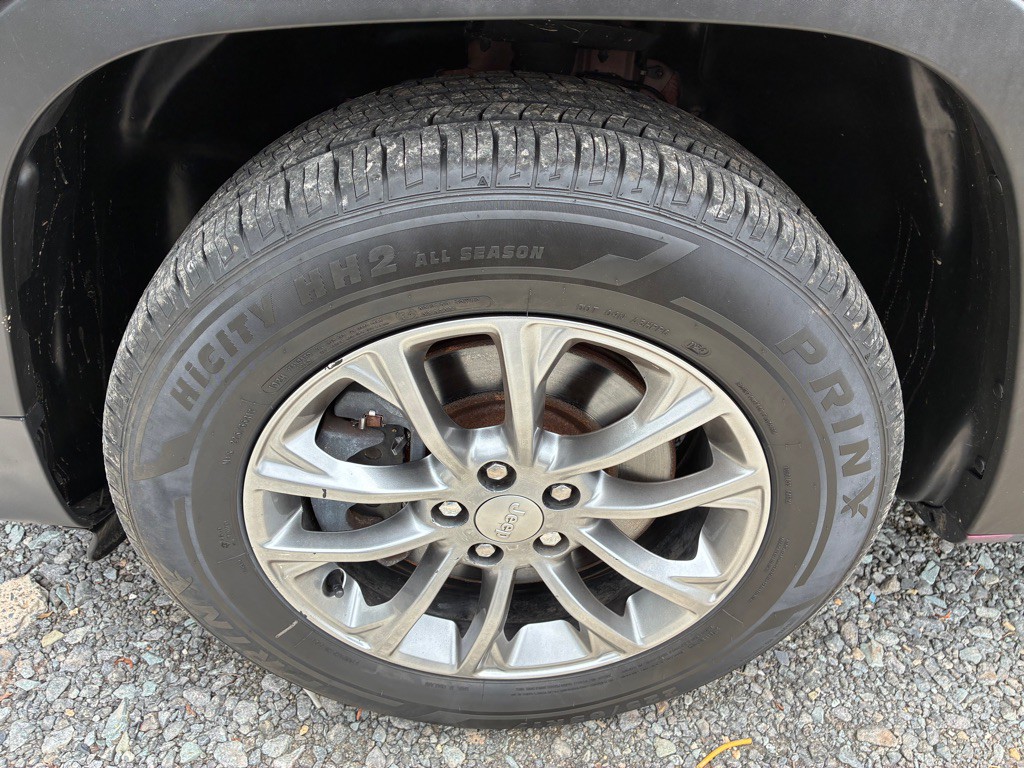 2019 Jeep Cherokee Image 6