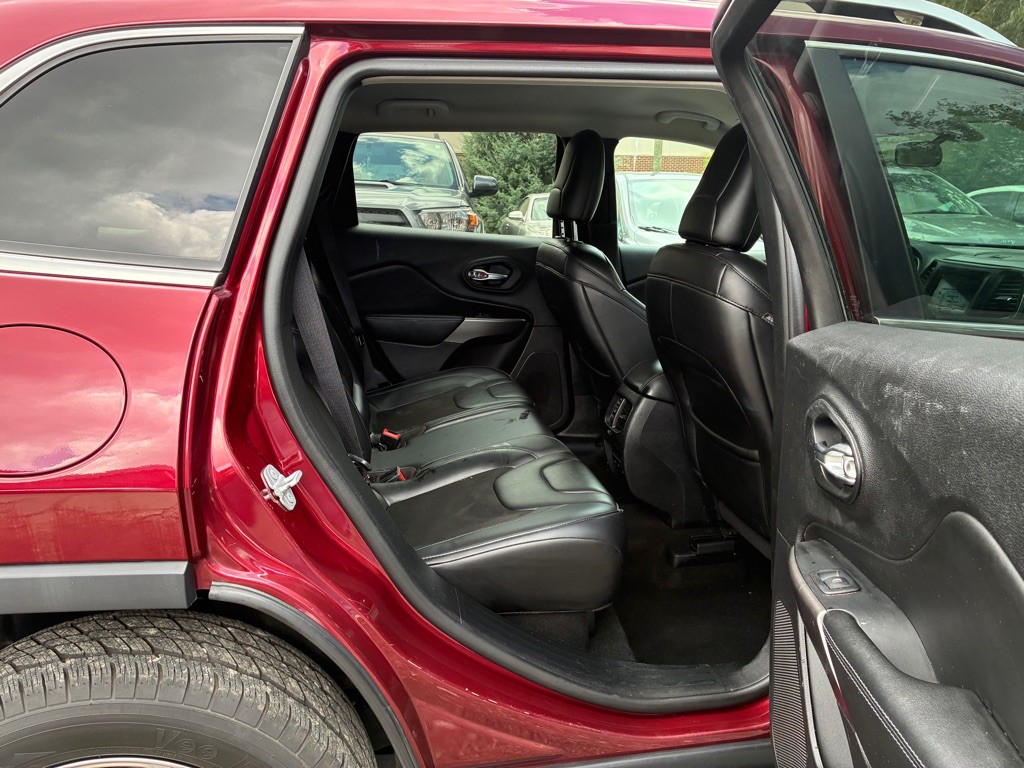 2019 Jeep Cherokee Image 11
