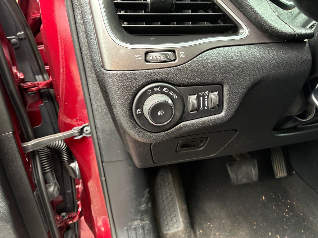 2019 Jeep Cherokee Image 13