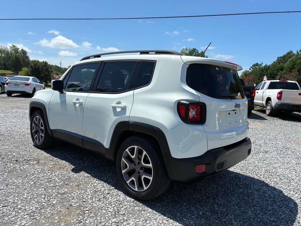 2015 Jeep Renegade Image 4