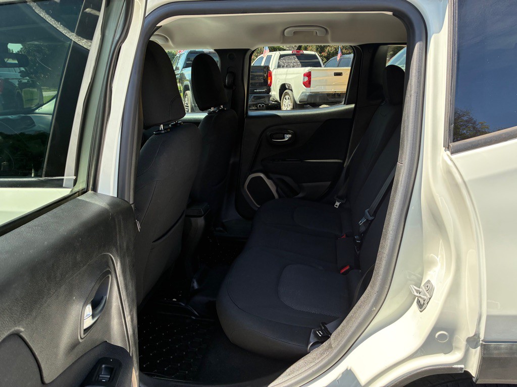 2015 Jeep Renegade Image 8