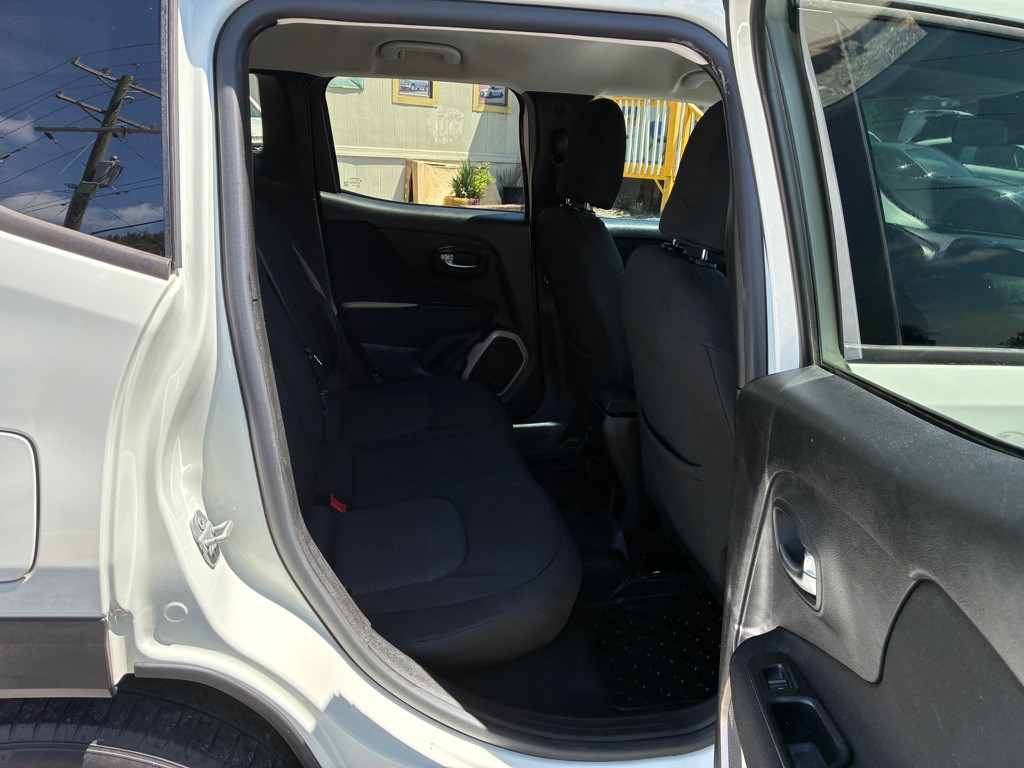 2015 Jeep Renegade Image 10