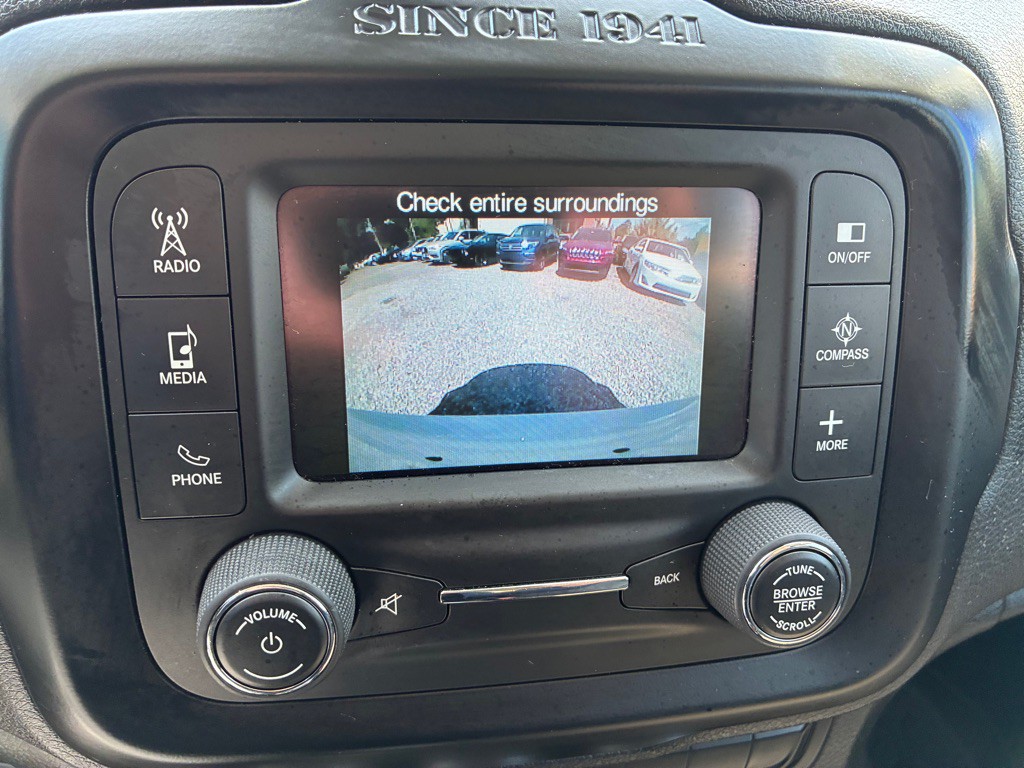 2015 Jeep Renegade Image 17