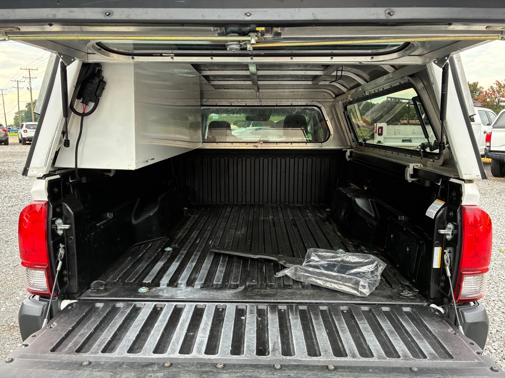2021 Toyota Tacoma Image 9