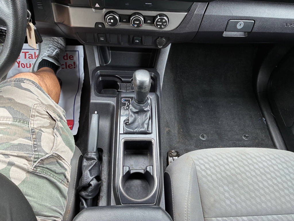 2021 Toyota Tacoma Image 16