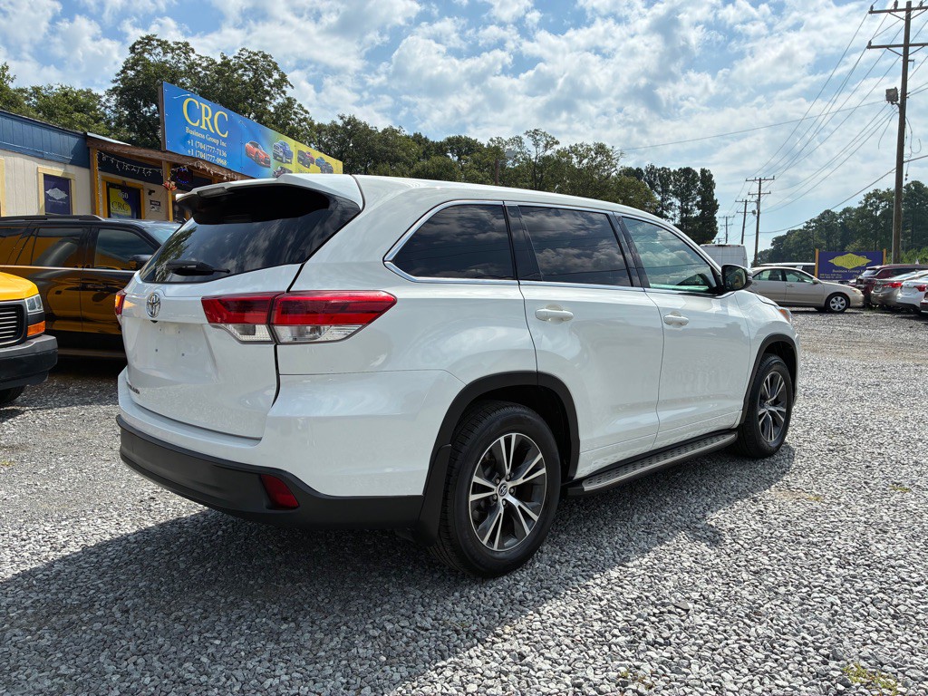 2017 Toyota Highlander Image 3