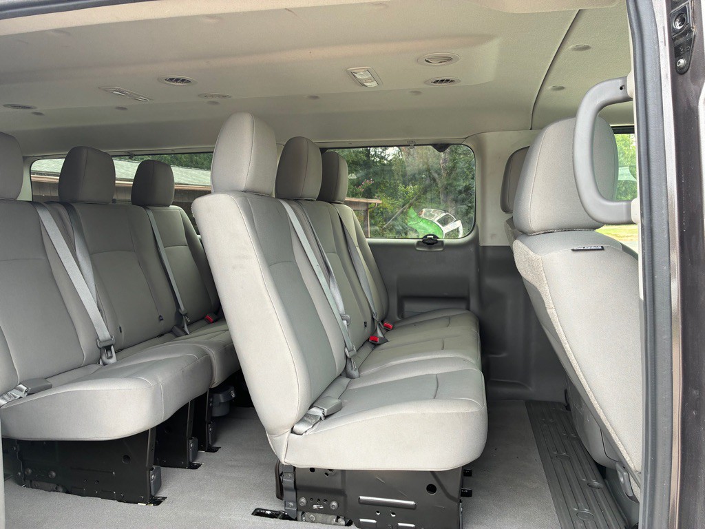 2013 Nissan NV Image 9